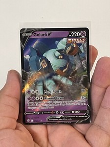 Pokémon Golurk V 070/203 EVS Evolving Skies NM