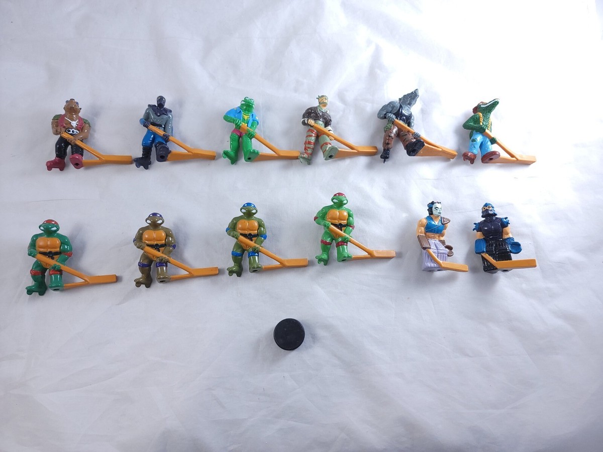 1990 Teenage Mutant Ninja Turtles Subterranean Sewer Hockey 12 Figures and  Puck