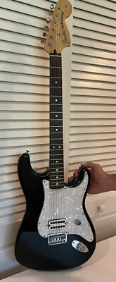 ORIGINAL Tom Delonge BLACK 2002 Fender Stratocaster Elec ORIGINAL Tom Delonge BLACK 2002 Fender Stratocaster Elec