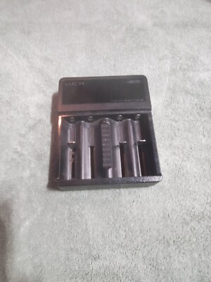 LUC V4 - Efest LCD Universal Charger -  Battery Charger
