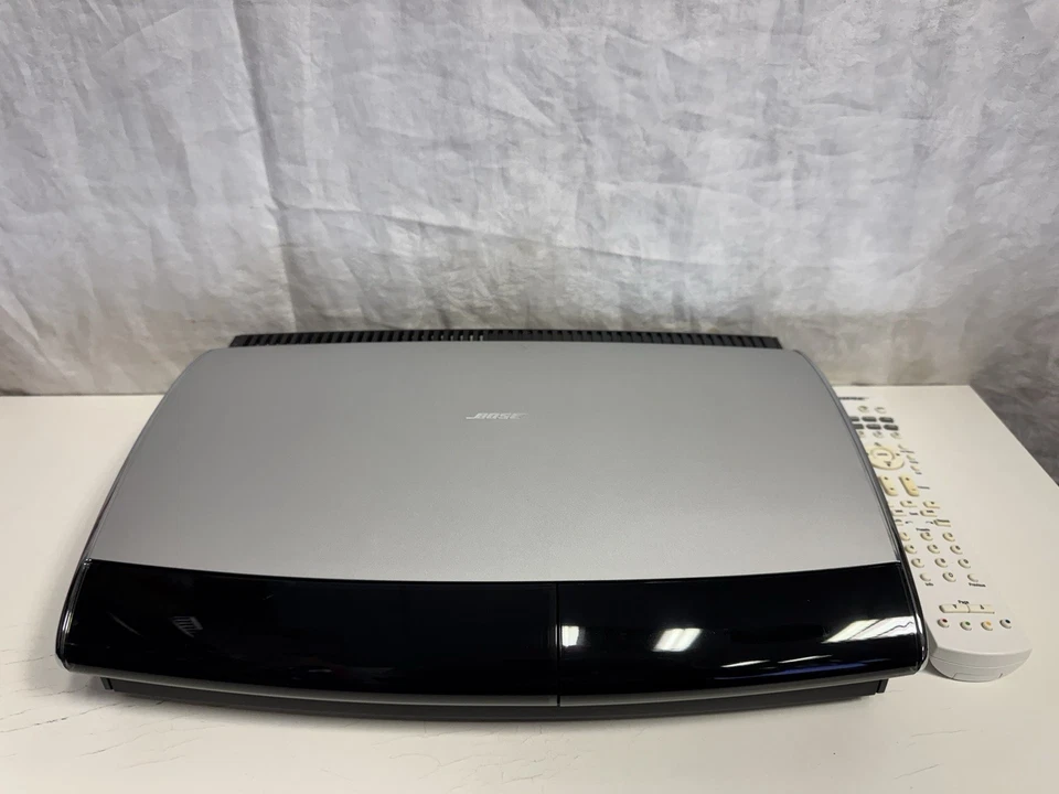 Bose Lifestyle AV18 Media Center Mit 3 Lautsprechern, Fernbedienung Und Zubehör