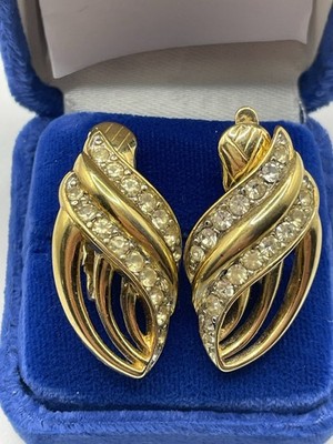 Vintage Trifari Gold-tone Adjustable Clip Earrings W/ Rhinestones. High Quality