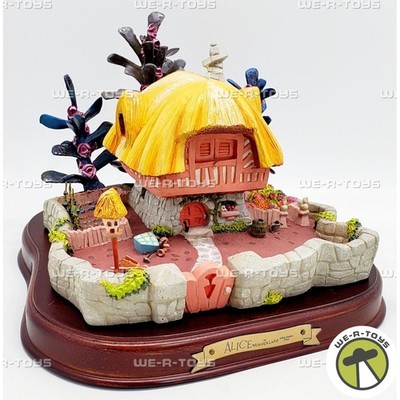 Walt Disney Classics Enchanted Places Alice in Wonderland White