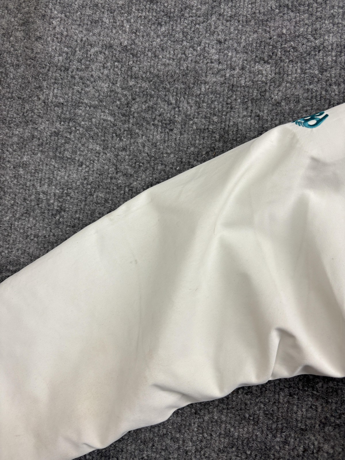 686 Jacket Youth Large White Black Hooded Insulated Snowboard 10K Waterproof