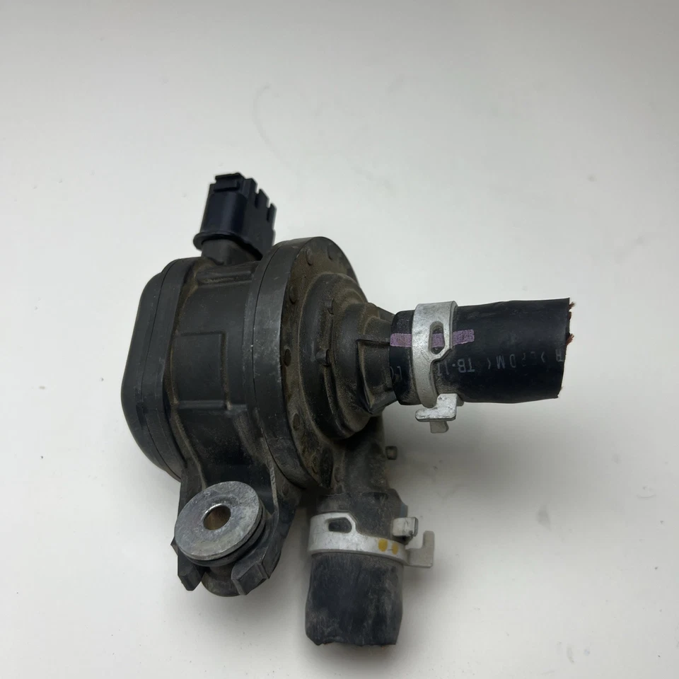 2023 SUBARU SOLTERRA WATER AUXILIARY COOLANT PUMP 87260-42050 OEM - Image 2 of 4