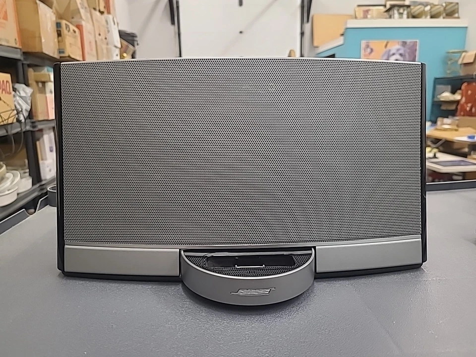 Bose SoundDock Series II Digital Music iPod/iPhone Dock Speaker System - Black - Image 2 of 4