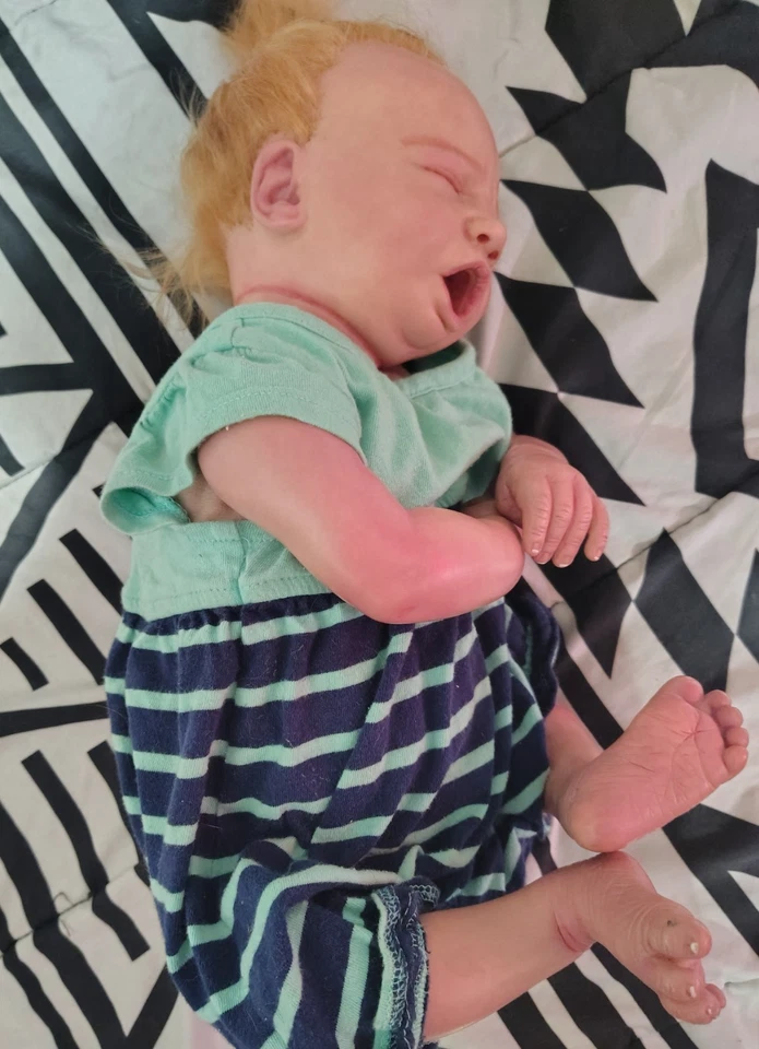 Precious Muñeca Bebé Recién Nacido Renacido 18" - Postura para Dormir/Bostezar - Bo de Peso Suave Foto 2 de 3