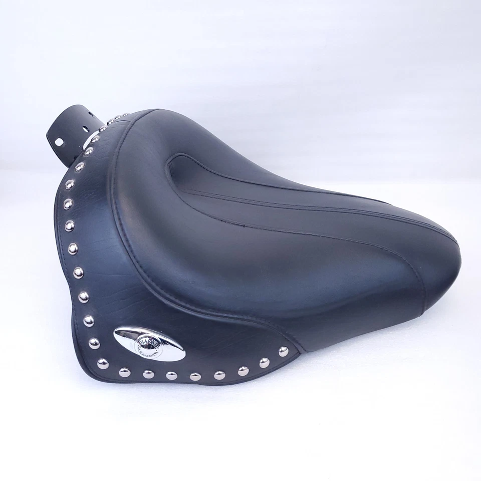 Harley-Davidson Heritage Softail Classic Solo Seat and Pillion FLSTC 52505-07A - Image 2 of 4