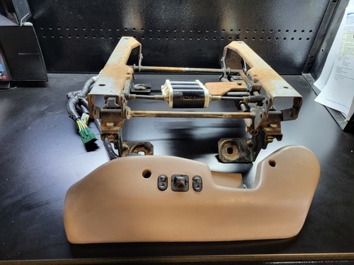 92 97 Ford Obs Truck 40 40 Power Driver Seat Track Electric Extended Cab Tan Ebay 92 97 Ford Obs Truck 40 40 Power Driver Seat Track Electric Extended Cab Tan Ebay