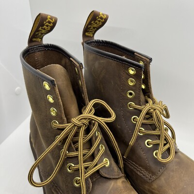 Dr Martens (Size 8 Women's, Size 7 Men's) Boots Air Wair 11822