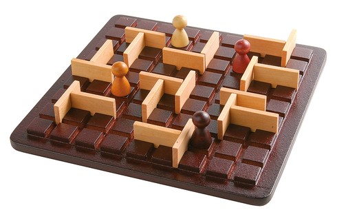 Mini Quoridor Boardgame - Picture 2 of 3