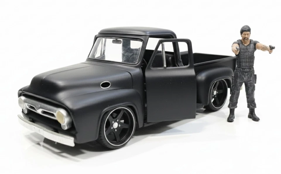 '55 Ford F-100 "The Expendables" - I Mercenari ROAD SIGNATURE 1:18 - Immagine 3 di 4