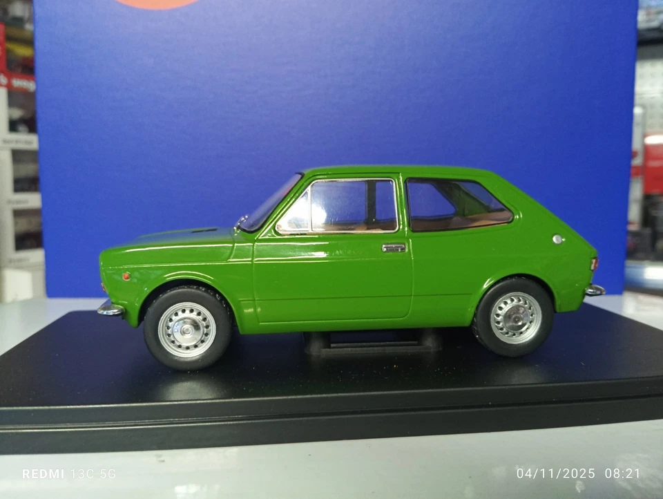 FIAT 127 1971 GREEN 1:24 Whitebox Auto Stradali Modellino Nuovo - Immagine 2 di 3