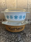 VTG Pyrex Oval Casserole Dish Set Of 2 Snowflake Old Orchard + Lids 1.5qt