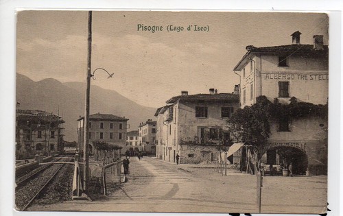 PISOGNE (BS) UNA VIA CENTRALE ( MOLTO BELLA )
