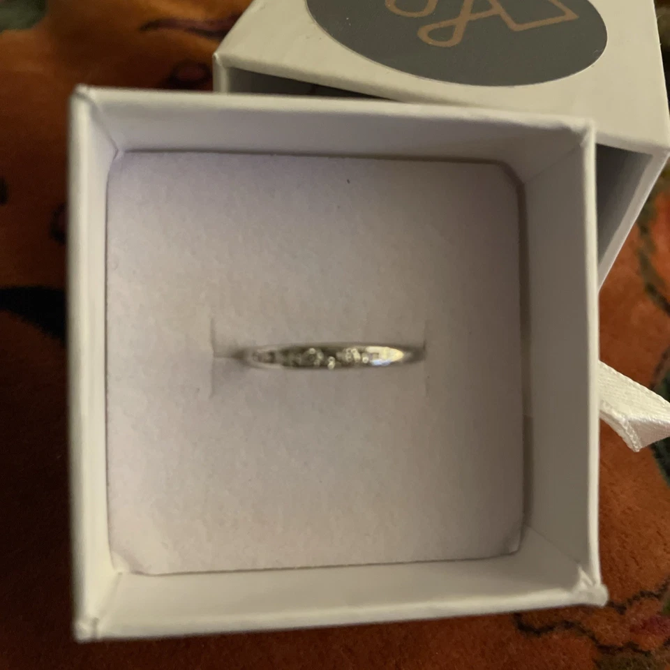 Anillo de boda vintage de diamantes de 0,12 quilates con paladio de rutendio talla 7 apilable Foto 2 de 4