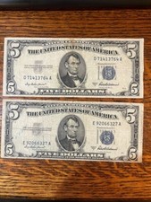 (2) 1953A 5$ Silver Certificates - Blue Seal -E92066327A & D71413764A