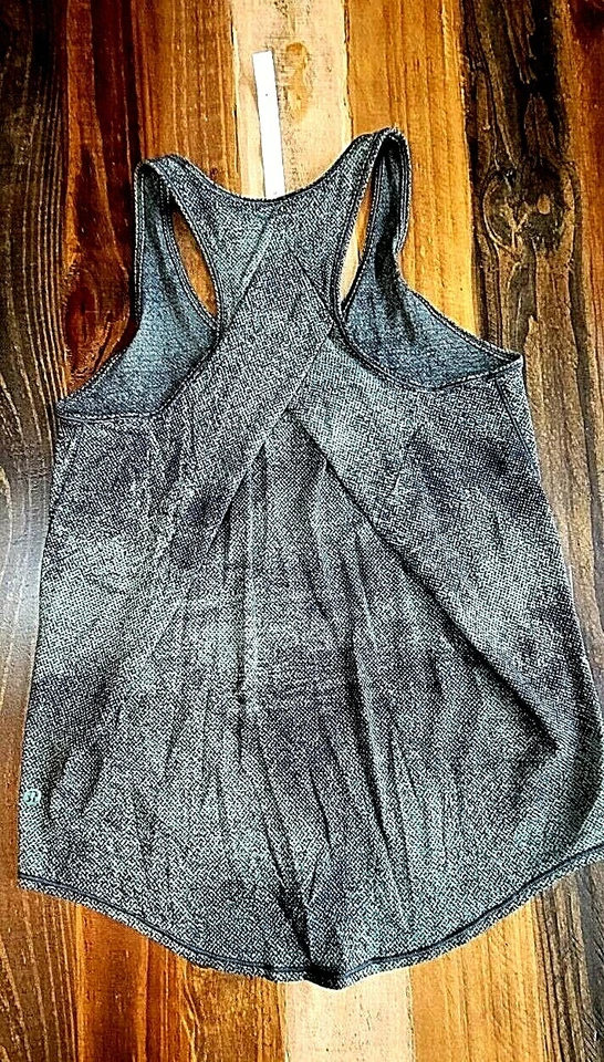 Lululemon Vita Racer Crossback Verde Oliva Talla 4 Foto 2 de 4