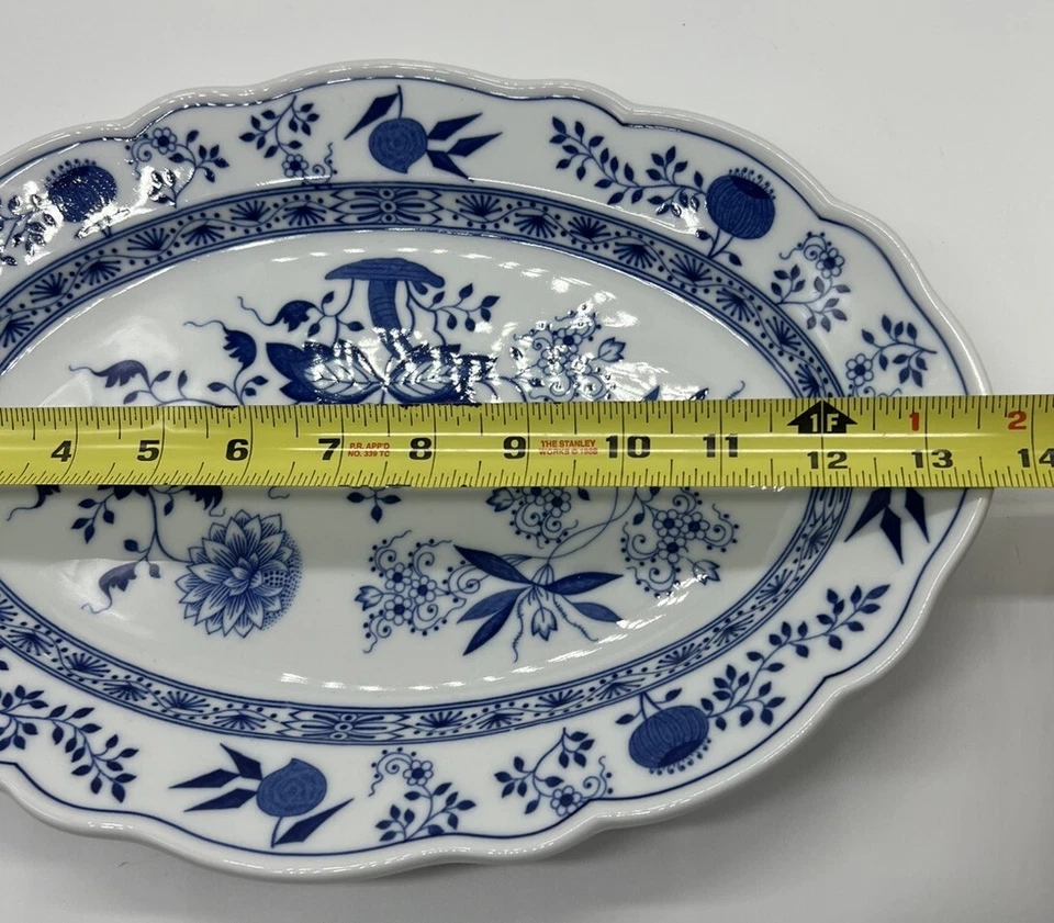 Plato para servir ovalado Hutschenreuther cebolla azul festoneada 13 5/8”x 9,25” Alemania Foto 4 de 4