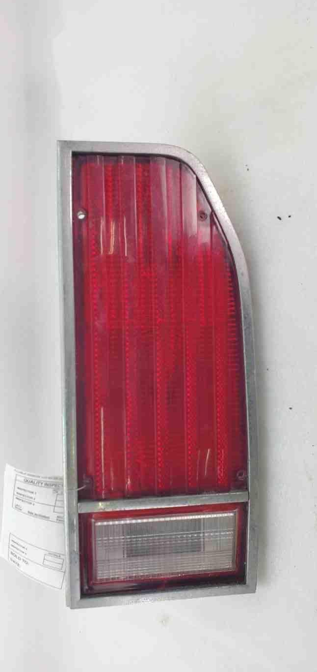 FORD CROWN VICTORIA RIGHT PASSENGER TAIL LIGHT wagon 83 84 85 86 87 88 89 90 91