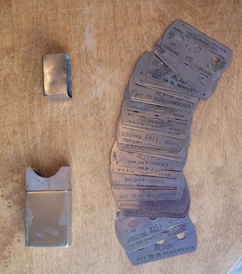Vintage Gillette Case W 25 Blades Inside. ''Known The World Over.'' Fun!