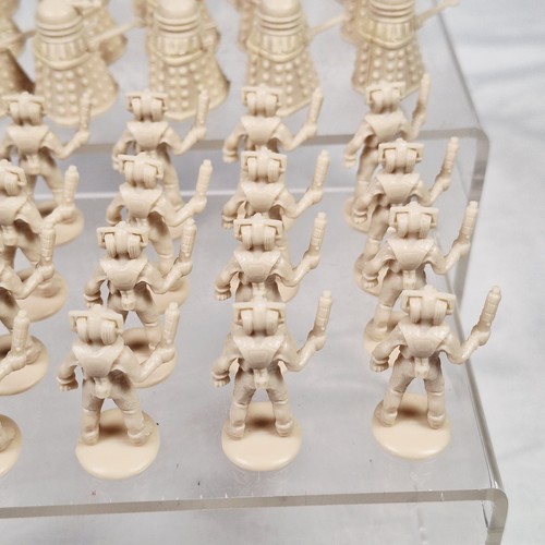 Citadel Miniatures 40 Daleks & Cybermen Doctor Who Games Workshop años 80 2,5/3 cm - Imagen 9 de 13