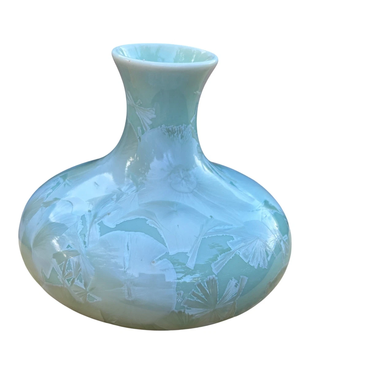 Kinmen Taiwan Crystalline Glaze Porcelain Vase 4.25" Celadon Green Snowflake