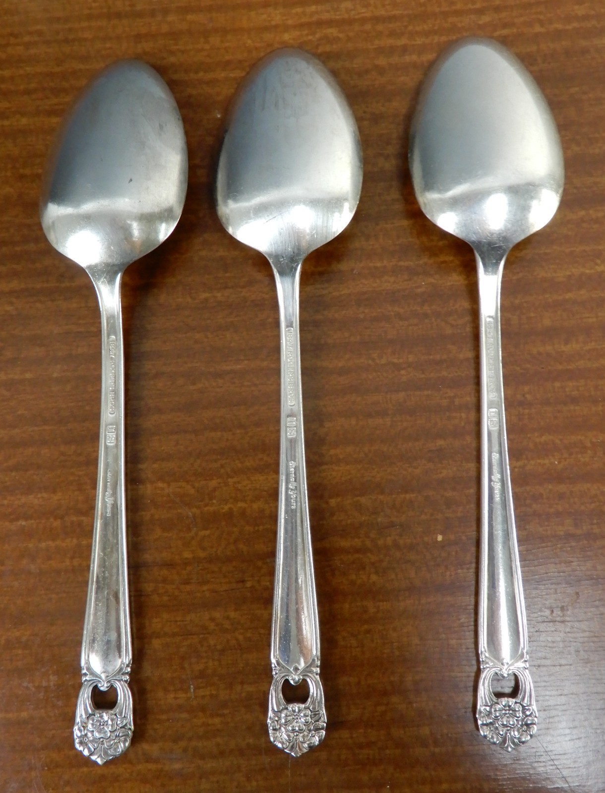 Vintage 53 Pc. 1847 Rogers Bros Eternally  Yours Flatware Silverware Set W/ Box