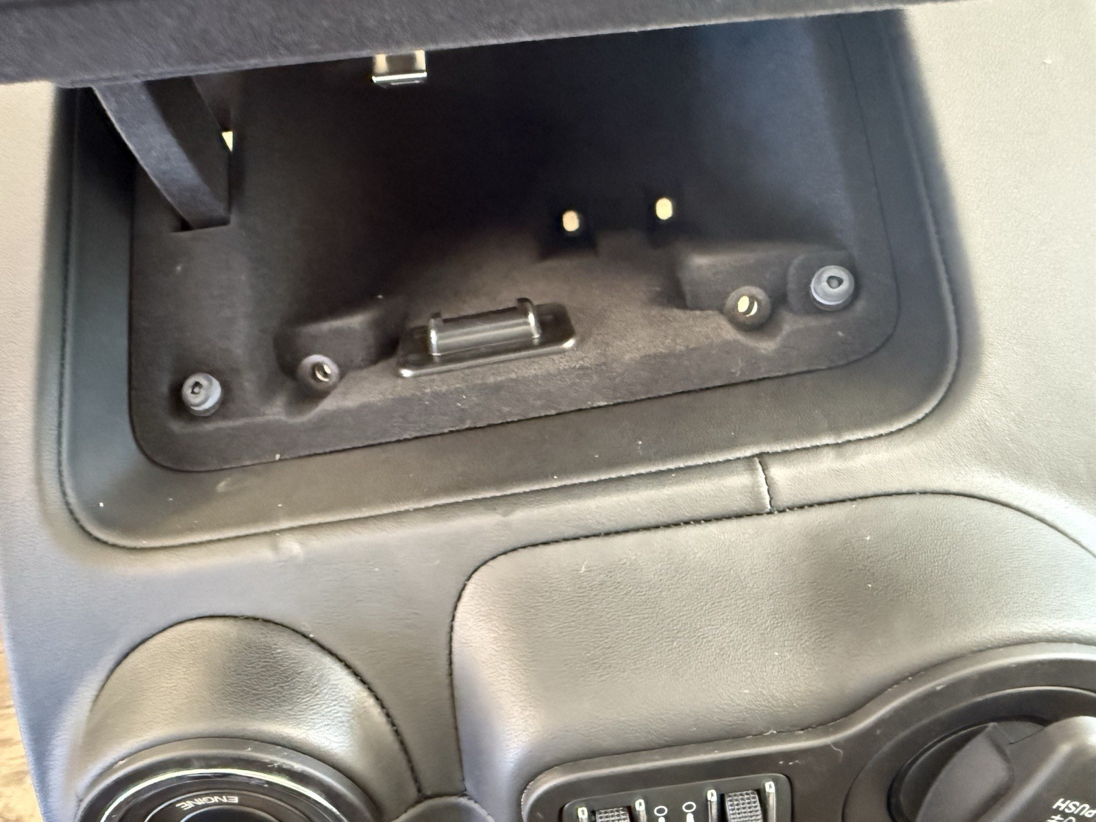 2014-2017 MASERATI GHIBLI LEFT LOWER DASH KNEE TRIM COVER  670012666