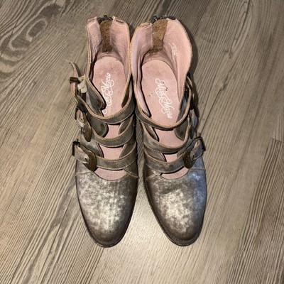 Miss Macie In A Tizzy Leather Ankle Boot size 9.5 Western Silver