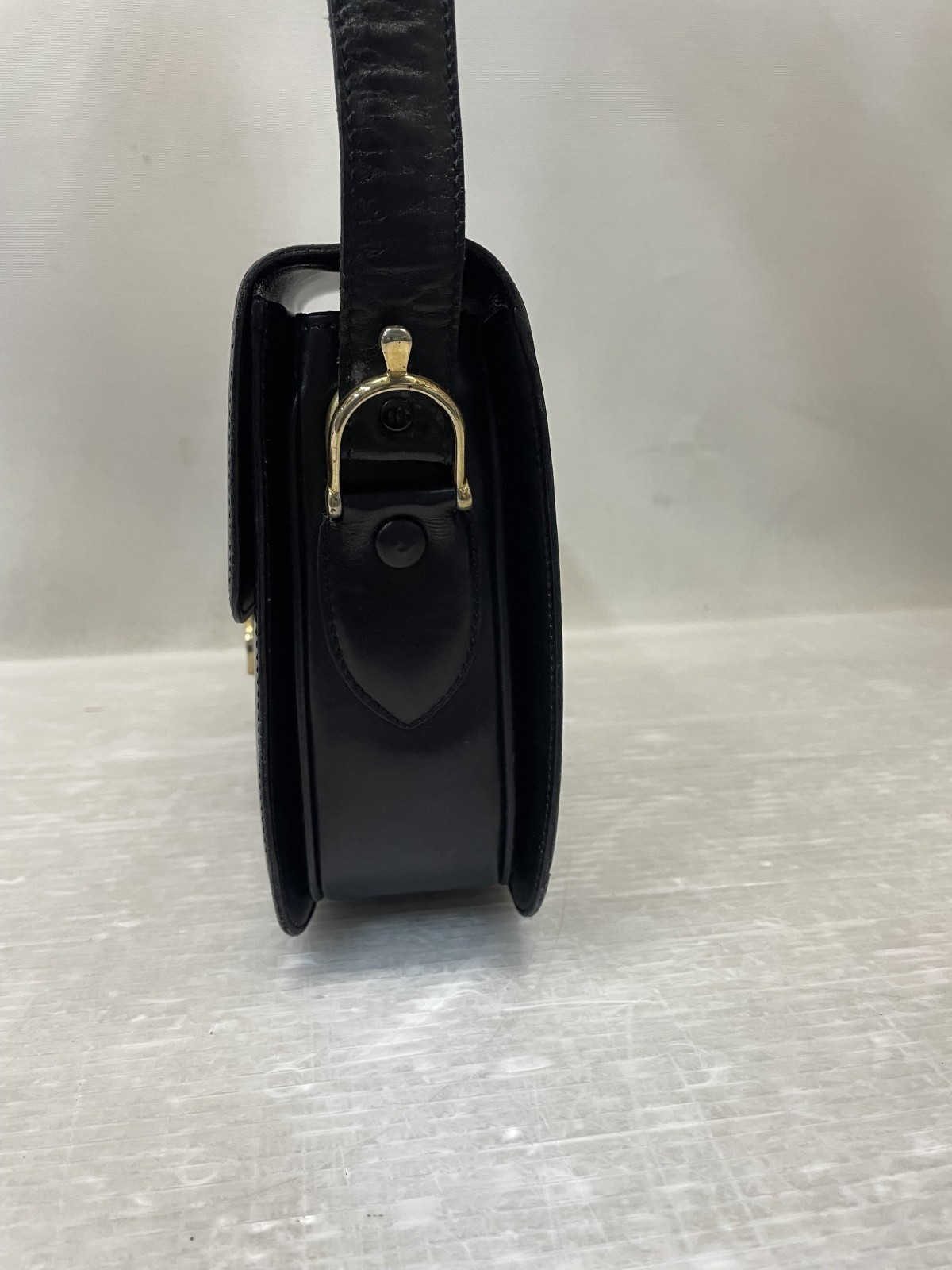 CELINE DIFFUSION Carriage Hardware Shoulder Bag B… - image 4