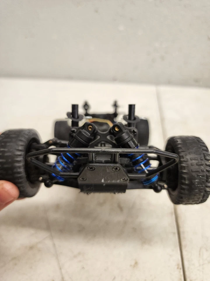 Team Associated SC18 Short Course 4WD Chasis Only As Is - Image 3 of 4