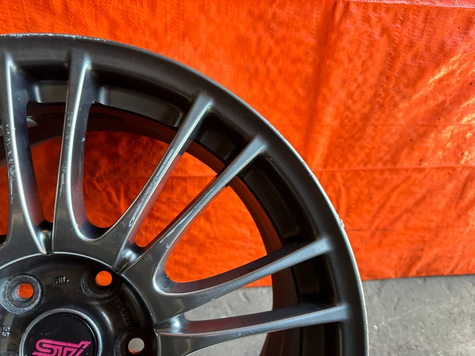 11-14 SUBARU WRX STI - LLANTA DE FÁBRICA DE 9 RADIOS - 18x8,5 - +55 - OEM OE #283-3 Foto 3 de 4