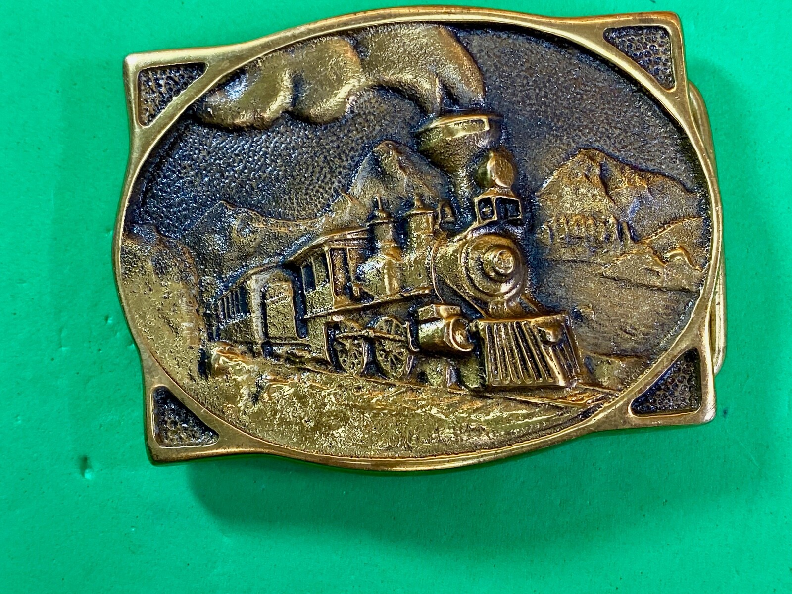как выглядит Locomotive Train Tracks Western Rail Road Belt Buckle Registered Collection фото