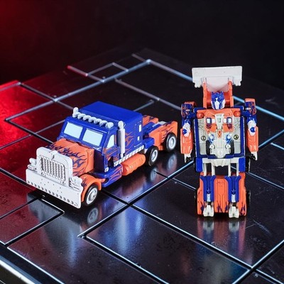 Transformers Optimus Prime HASBRO BAKERY CRAFTS 2007 4.5 in Vintage Mini Figure