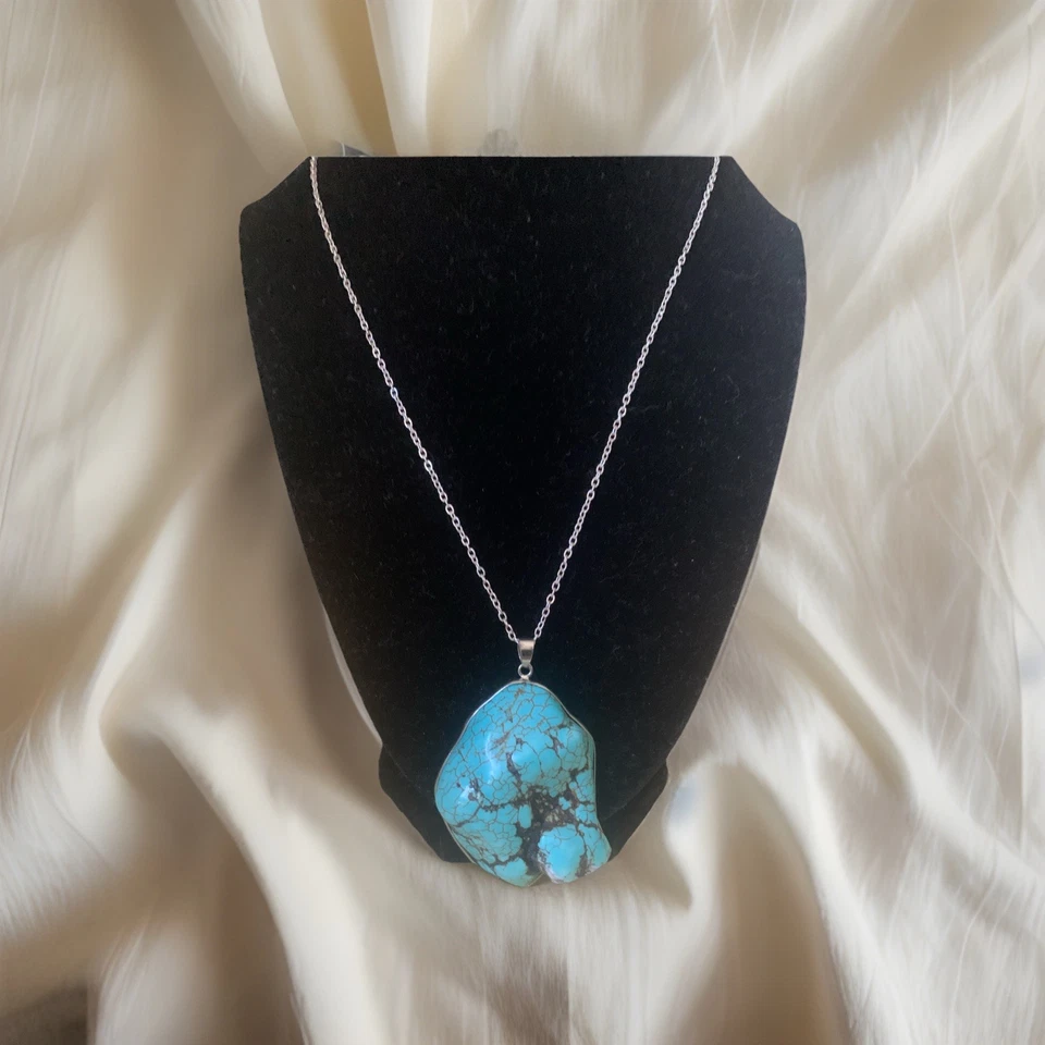 Collar colgante turquesa pepita grande sin marca  Foto 3 de 4