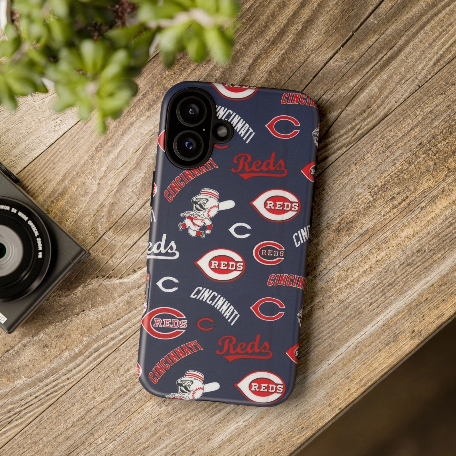 Cincinnati Reds Apple iPhone Cases