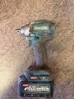 Makita TW004GZ 40V Max XGT Brushless Impact Wrench 1/2" With 2.0 Ah Battery