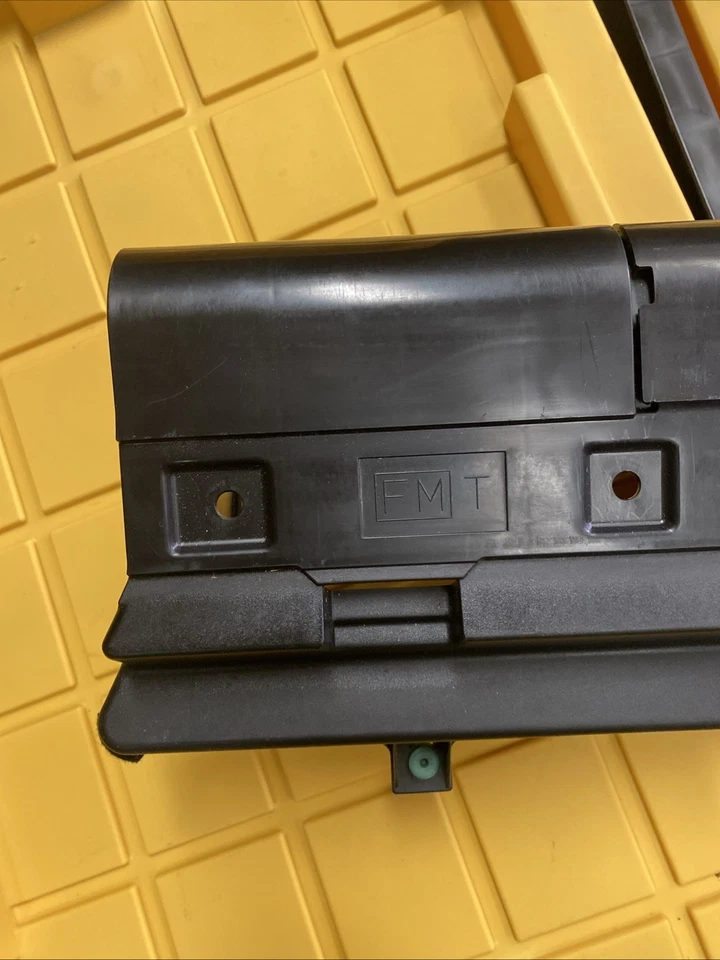 Espaciador de maletero trasero Subaru Forester 2014 2015 2016 2017 2018 95086SG000 fabricante original Foto 2 de 4