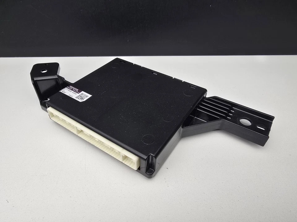 17-19 Toyota Highlander A/C Amplifier Temperature Control Module 88650-0E342 - Image 2 of 4