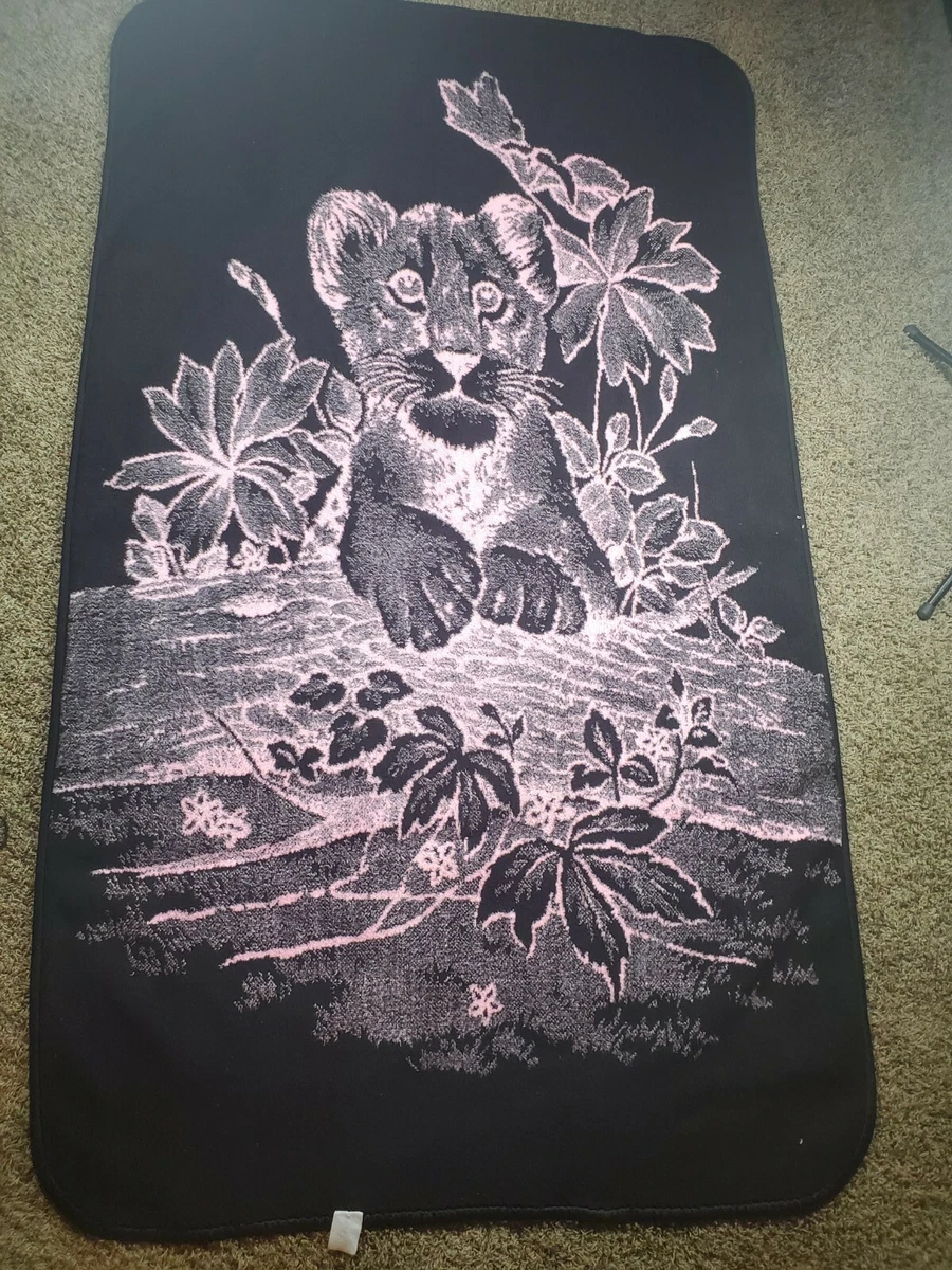 San Marcos Lion Cub Jungle Blanket Reversible Black Pink 82 x 48