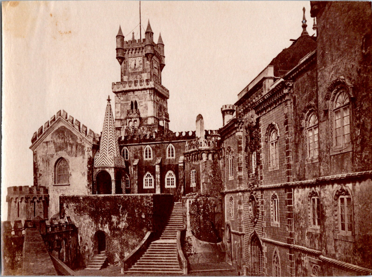 Portugal, Lisbonne, Praça de Don Pedro Vintage albumen print Tirage
