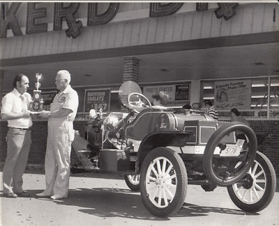 RUSSELL GREGORY  1979 PRESS B/W PHOTO - W/ CAR TROPHEY 8X10 FORD SPEEDSTER