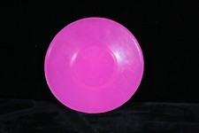 RARE VINTAGE PRETEND PLAY HOT PINK PLASTIC PLATE 3 1/4 INCHES" DIAMETER