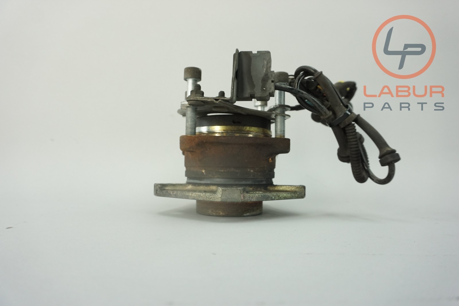 M139 04-08 Maserati Quattroporte Front Right Side Wheel Hub Bearing C897