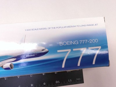 hogan 1/200 ユナイテッド航空 Boeing 777-200 1:200 Boeing 777-200 Jet Plane Model Kit Plastic Flight Miniatures