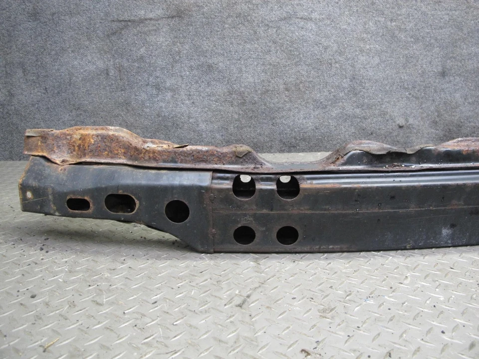 Barra de choque impacto refuerzo parachoques delantero Lexus J100 LX470 1998-2002 Foto 4 de 4