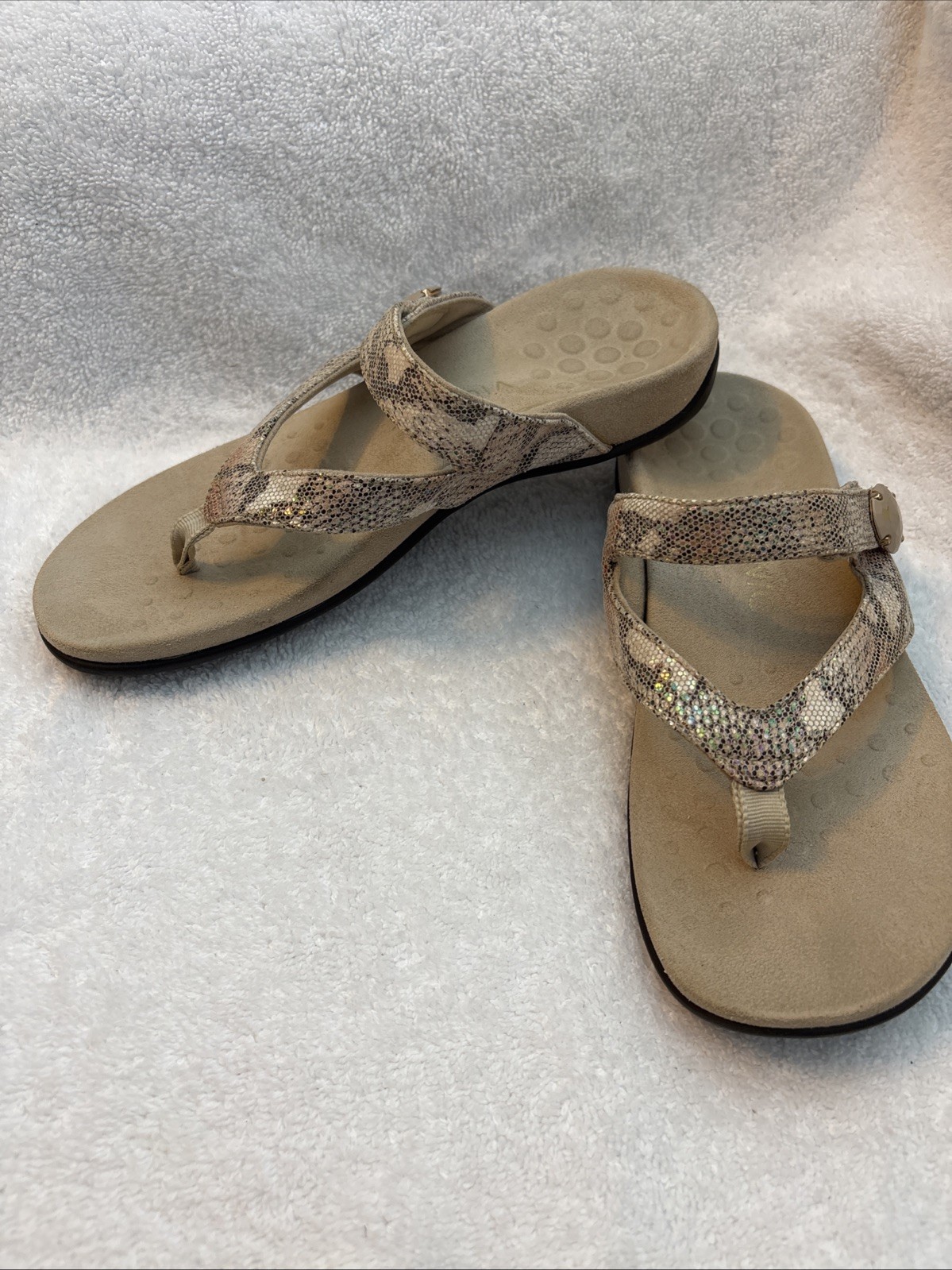 Vionic 24Cocoa Women’s Sandals Flip Flops Snakeskin Tan Thong Orthotic, 7