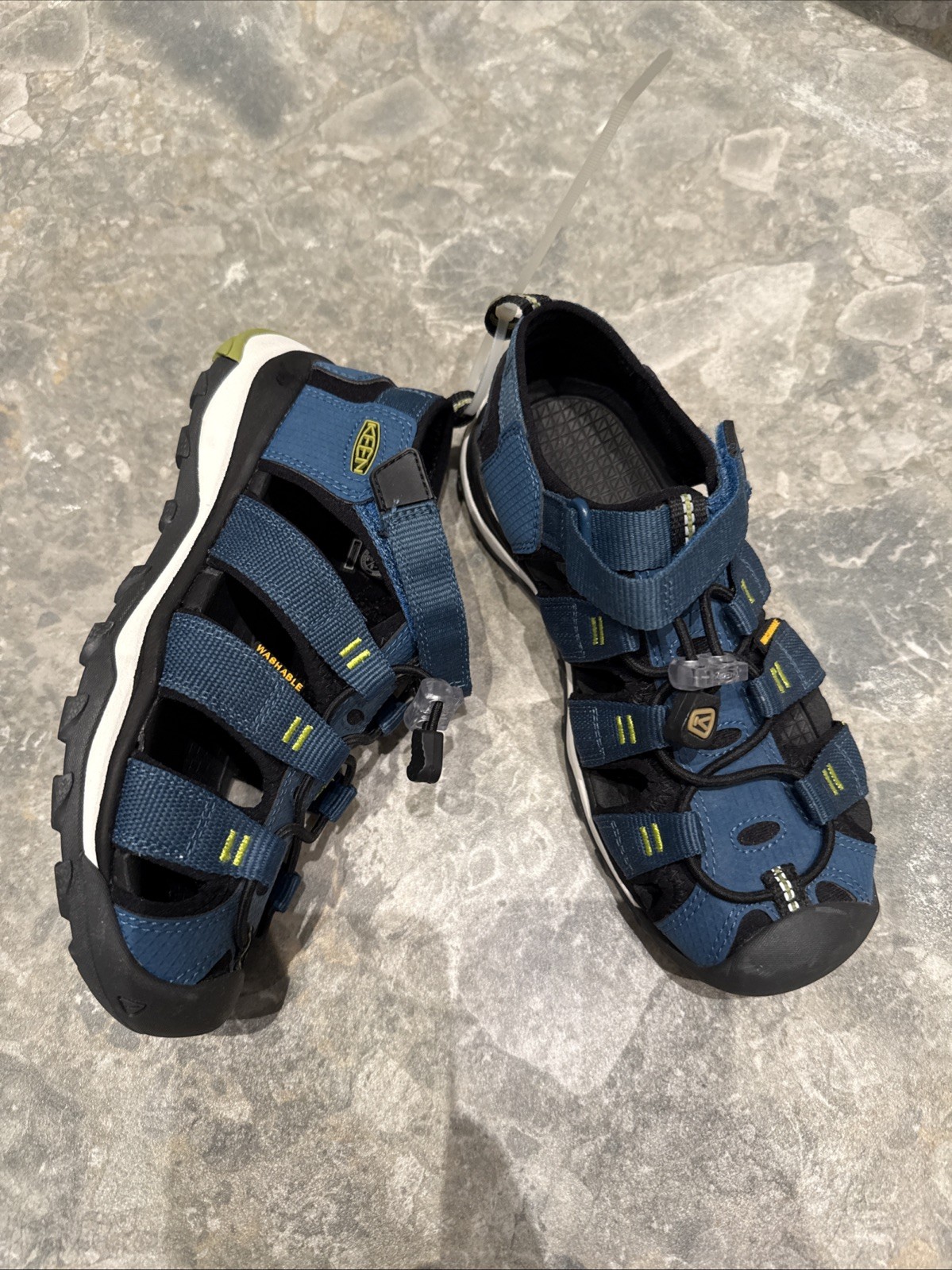 Nuovi sandali da trekking Keen giovanili bambini taglia 2 blu nero scarpe impermeabili ragazzo ragazza