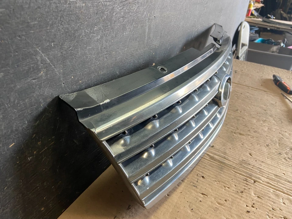 Parrilla de parachoques superior delantera Infiniti M35 2006 2007 62310-EG600 OEM P8648 DG Foto 3 de 4